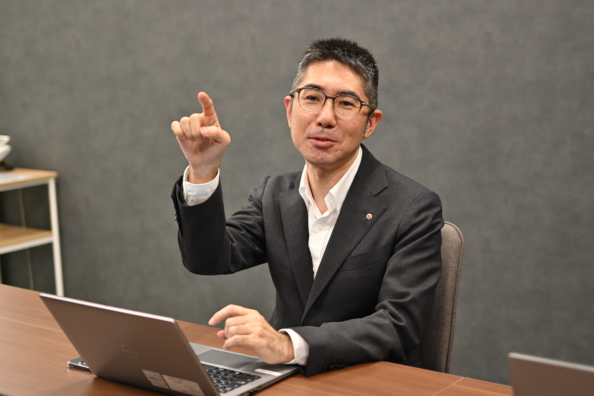 カラオケ「DAM☆とも」に学ぶ、生成AI調査で見えた